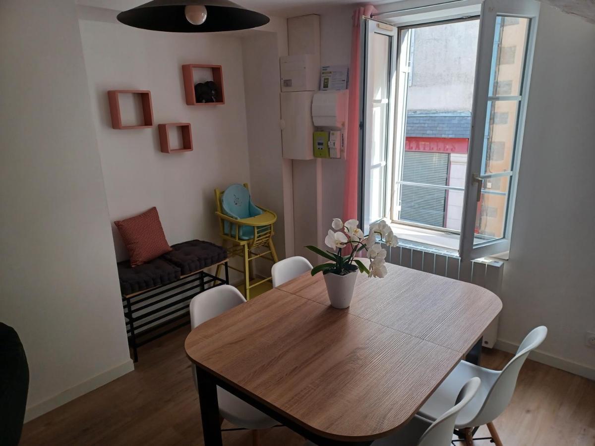 Duplex Centre Ville Ernée Eksteriør billede